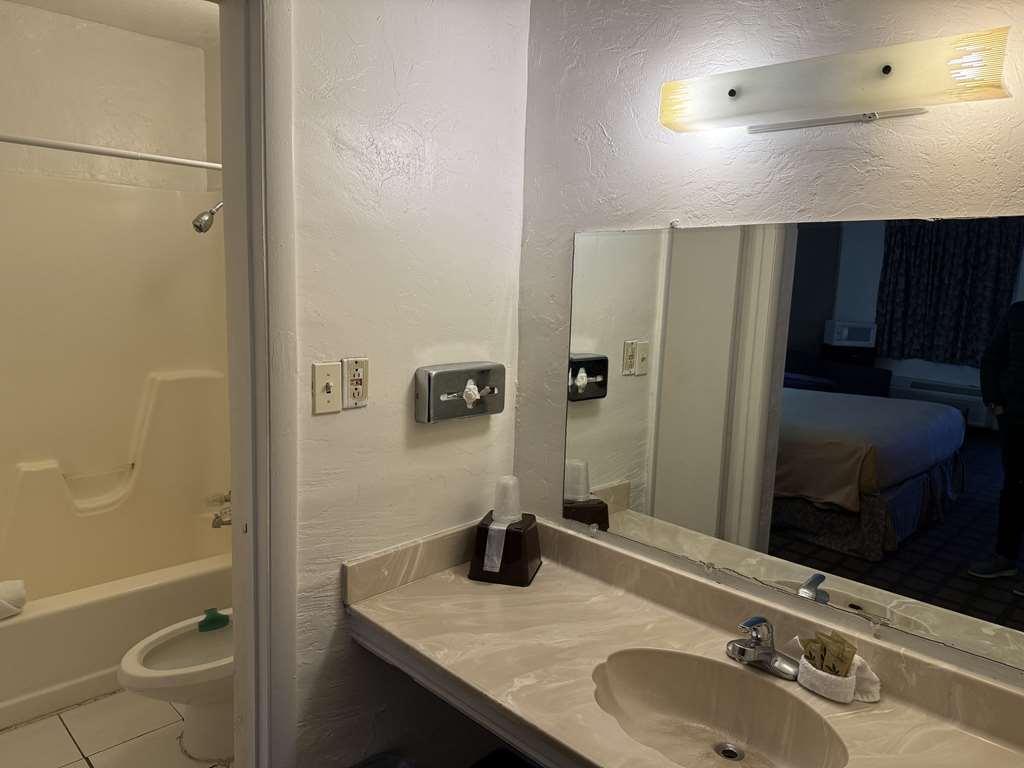 Americas Best Value Inn Вендовер Номер фото